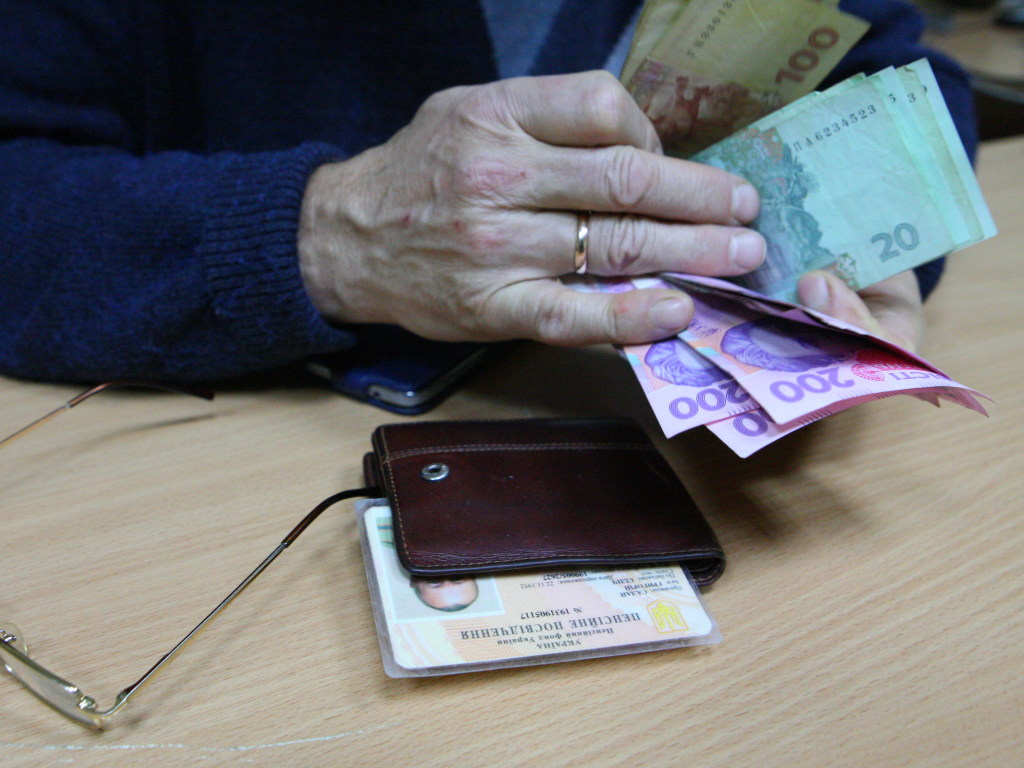 В Украине выросла средняя пенсия