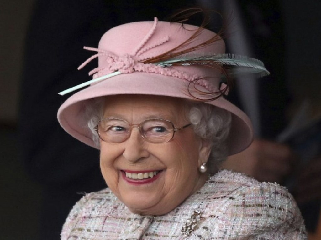 «Меган Маркл родила?» Королева Елизавета II намекнула на пол внука (ФОТО)