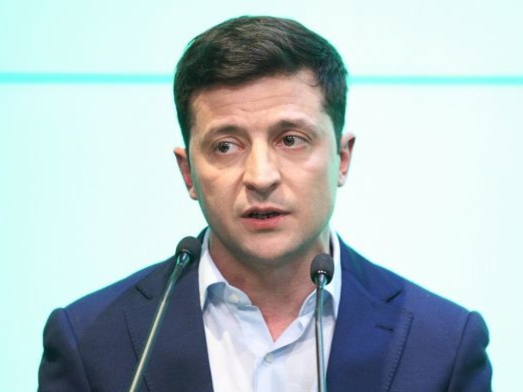 Зеленский выразил соболезнования семьям погибших при трагедии в Шереметьево