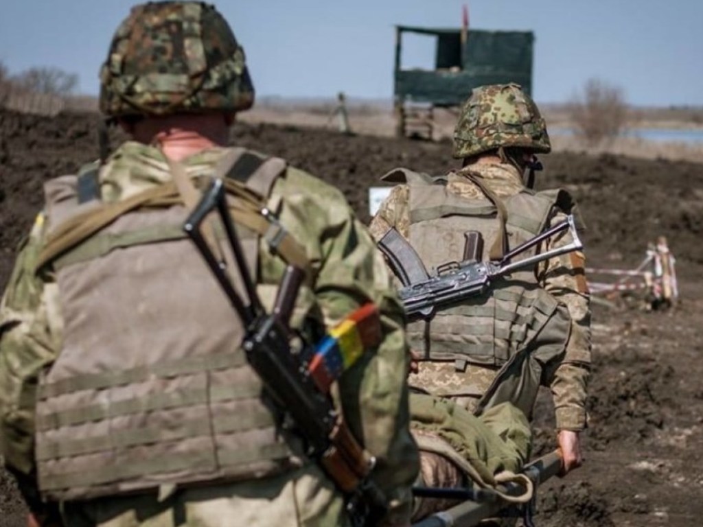 За сутки позиции ВСУ на Донбассе обстреляли 12 раз