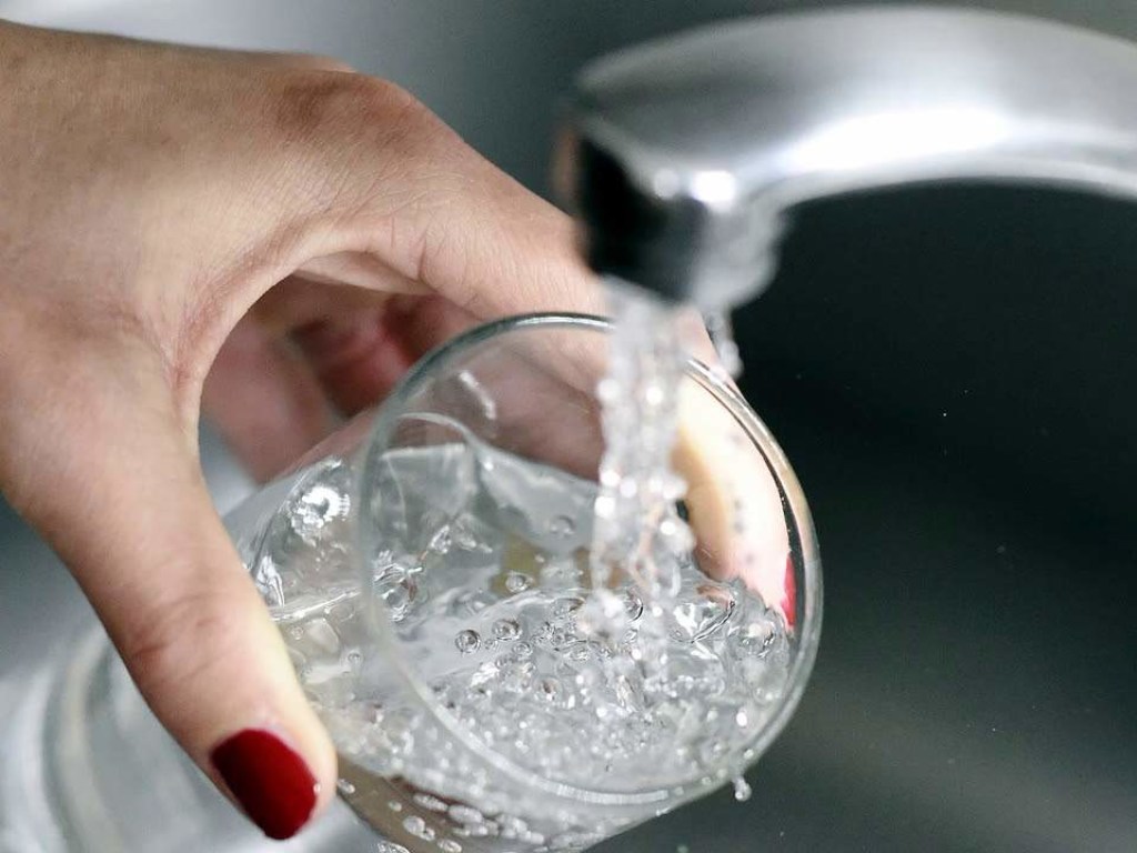 Эксперты указали на признаки непригодности питьевой воды