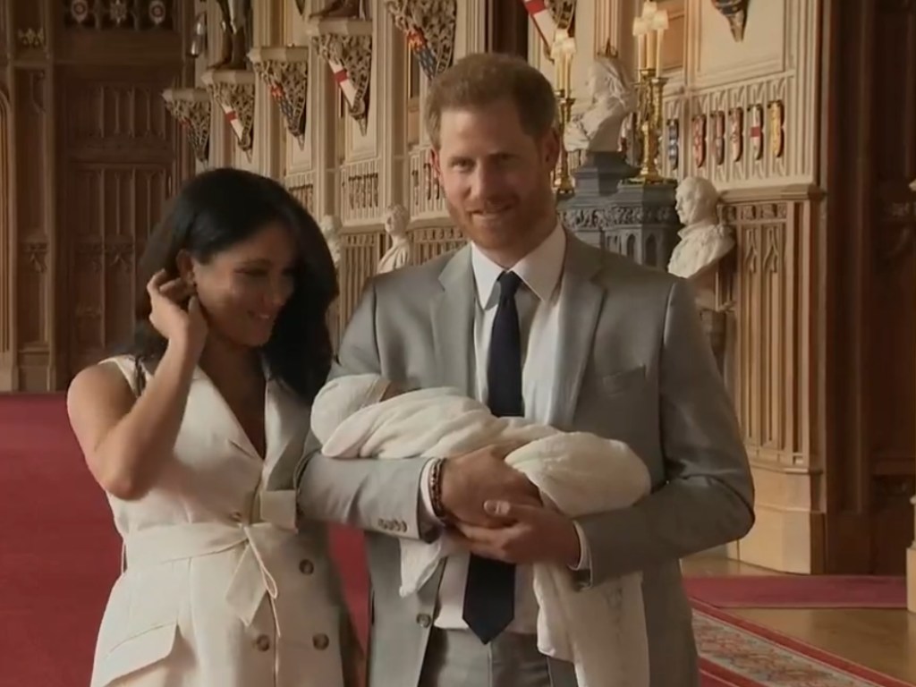 Меган Маркл и принц Гарри впервые показали новорожденного малыша (ФОТО)