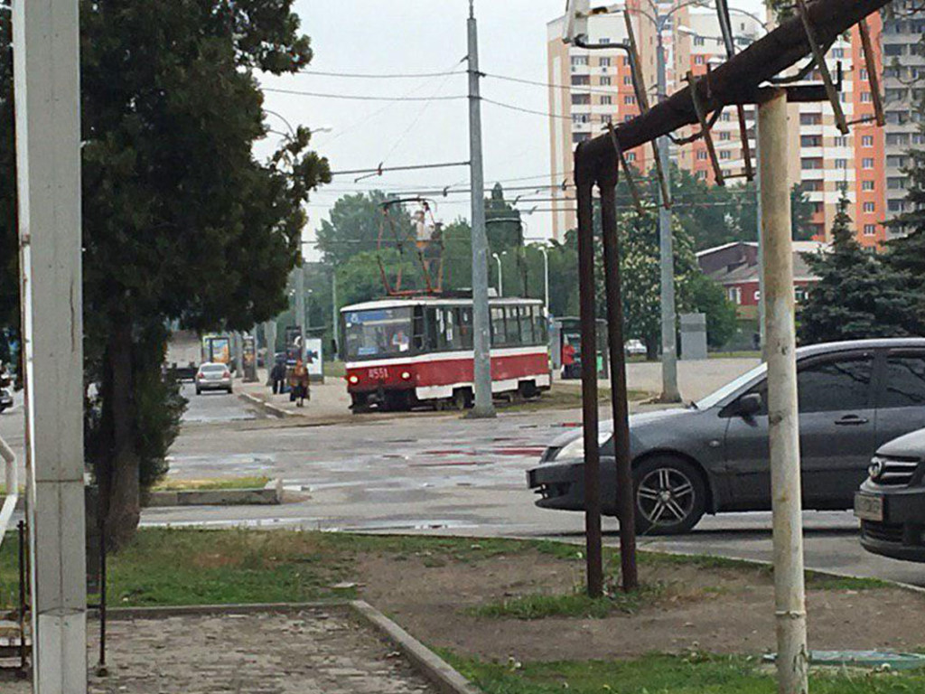 В Харькове сошел с рельсов трамвай