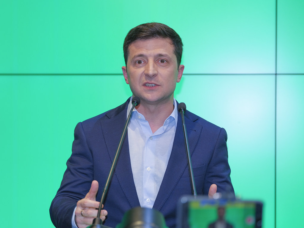 Инаугурация Зеленского упирается в договоренности о роспуске парламента – эксперт