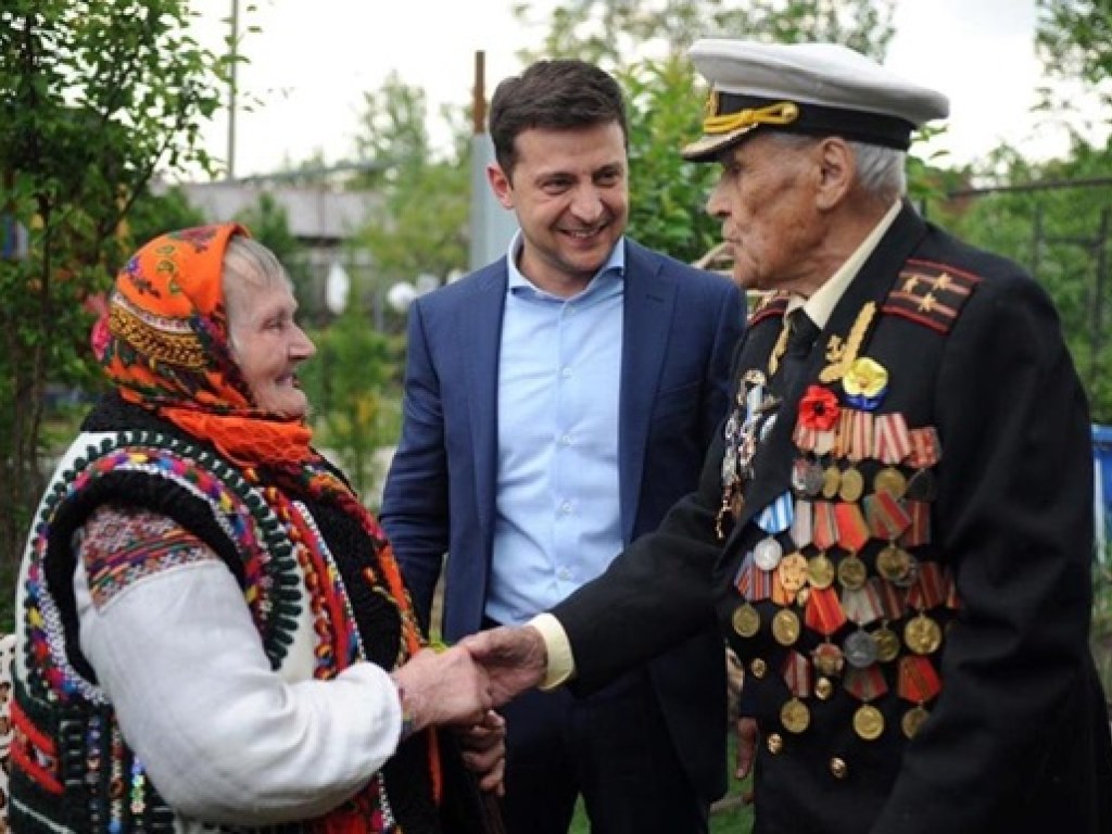 Зеленский опубликовал снимок с ветеранами УПА и СССР (ФОТО)