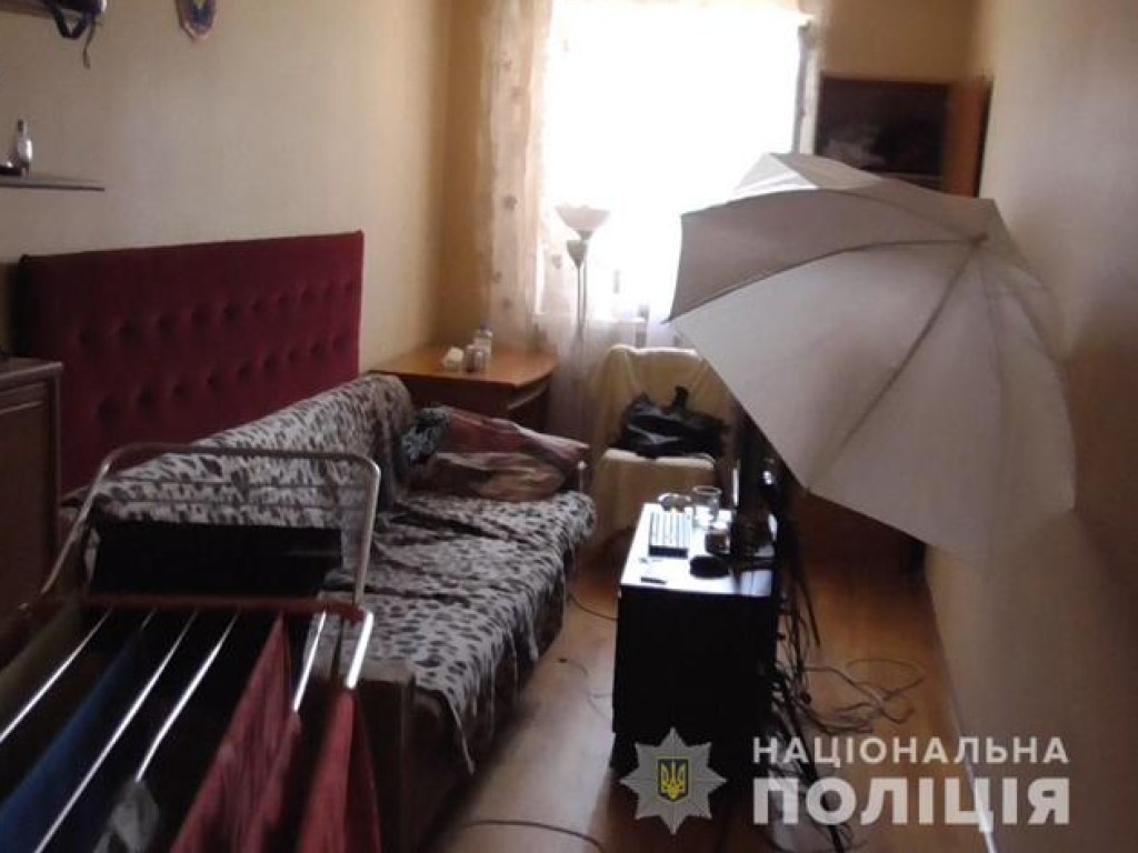 В Харькове полицейские остановили деятельность подпольной порностудии (ФОТО, ВИДЕО)