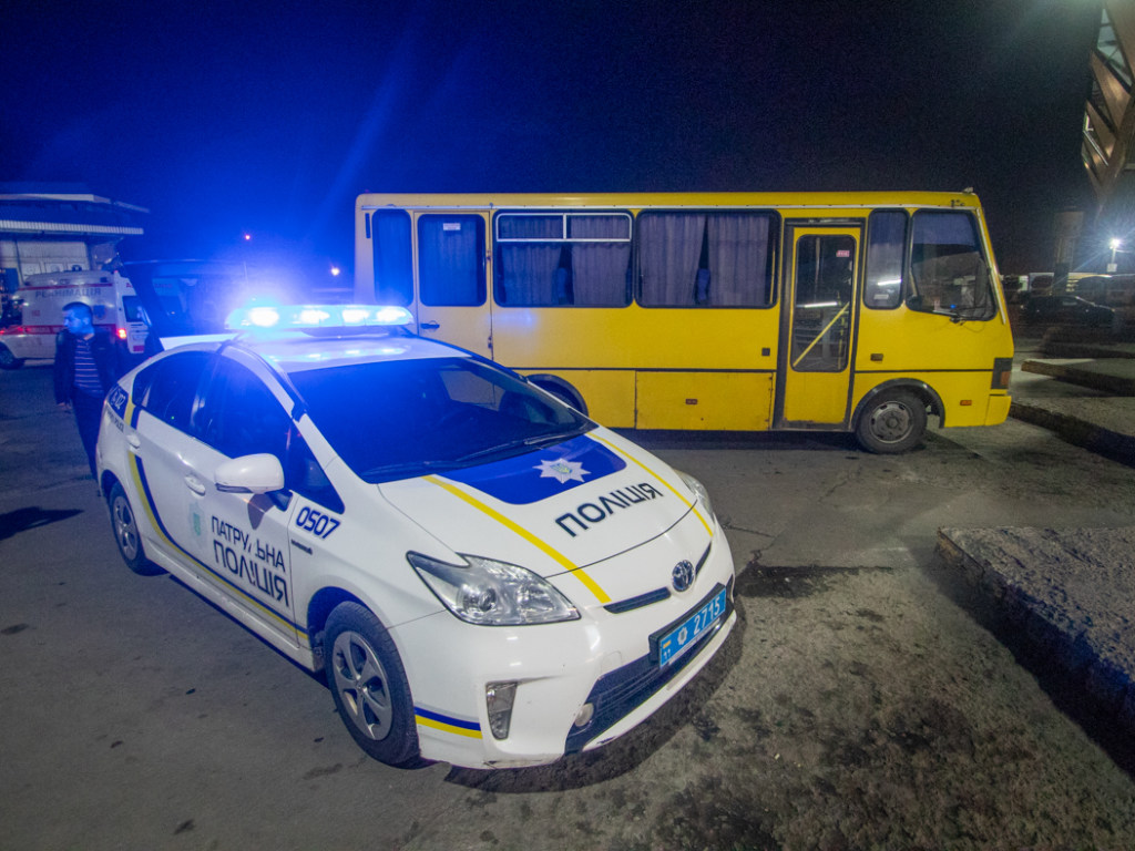 На вокзале в Днепре автобус сбил 79-летнюю женщину (ФОТО, ВИДЕО)