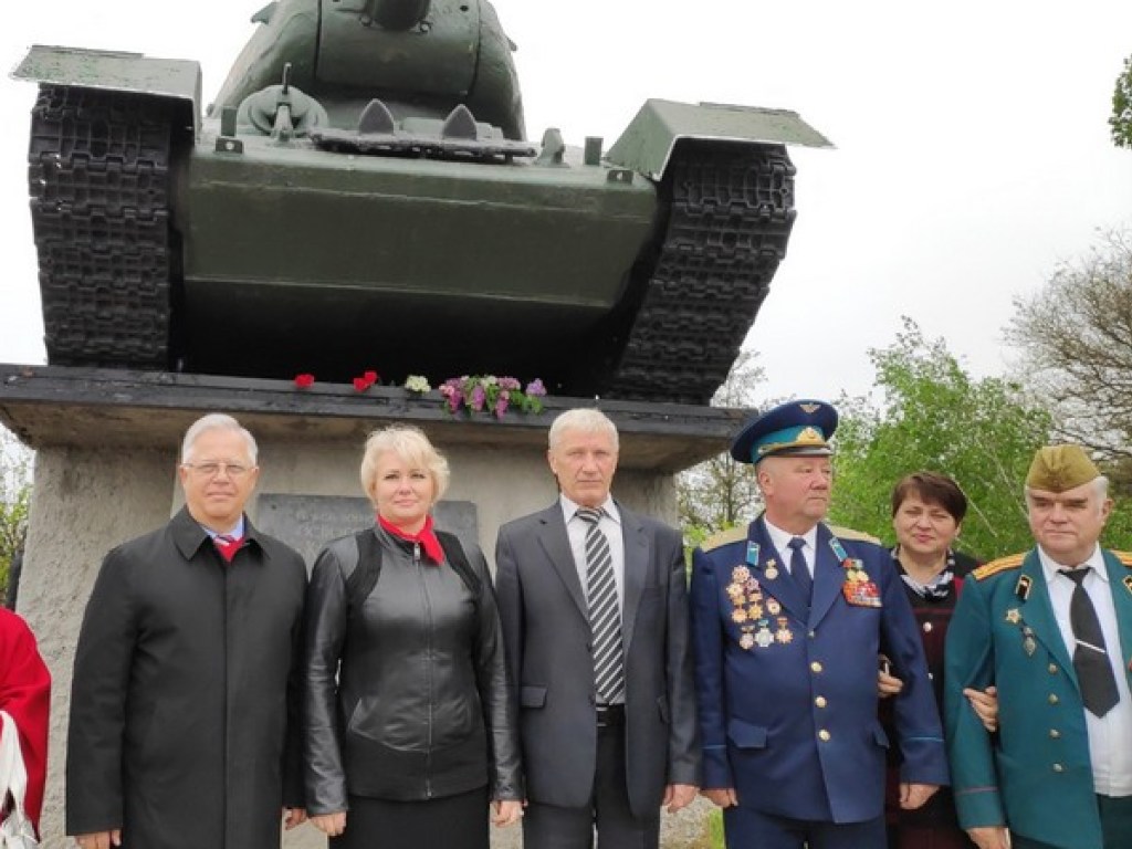 9 мая: Симоненко принял участие в Параде Победителей в Кировограде (ФОТО)