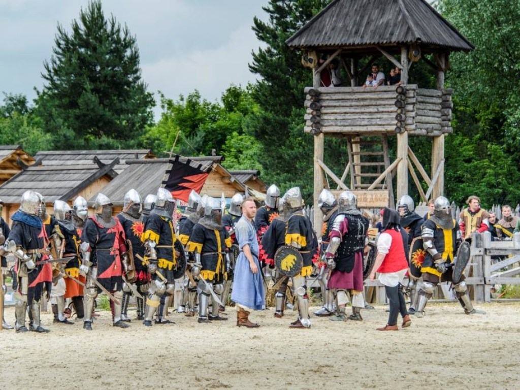 Под Киевом пройдет Чемпионат мира по средневековому бою, 1000 рыцарей из 30 стран мира будут соревноваться в железных доспехах