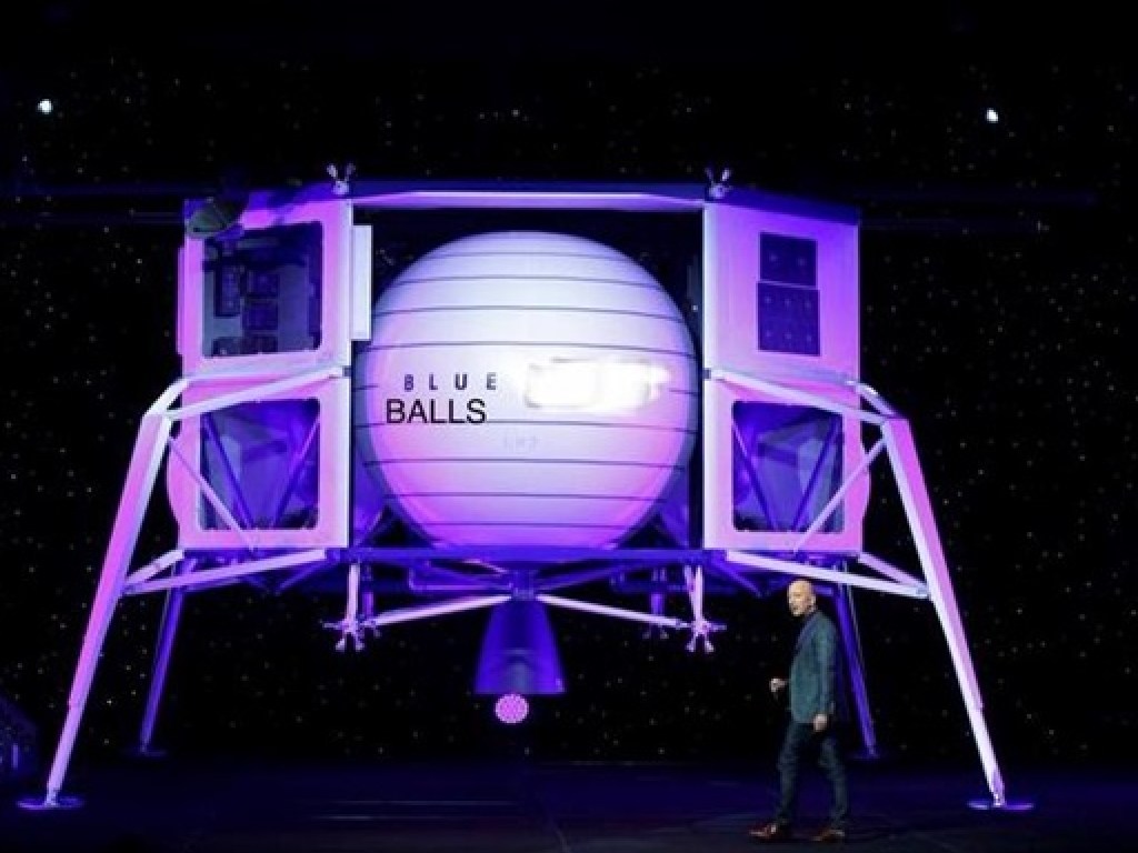 Илон Маск поднял на смех лунный модуль Безоса