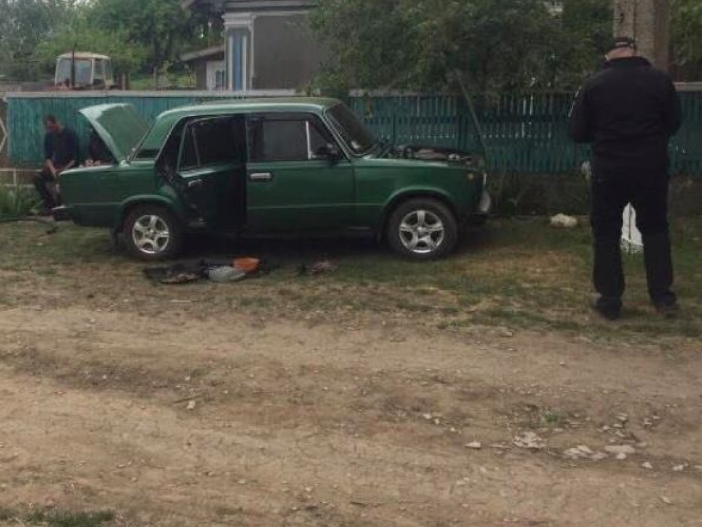 В горящем авто под Одессой задохнулась двухлетняя девочка (ФОТО)