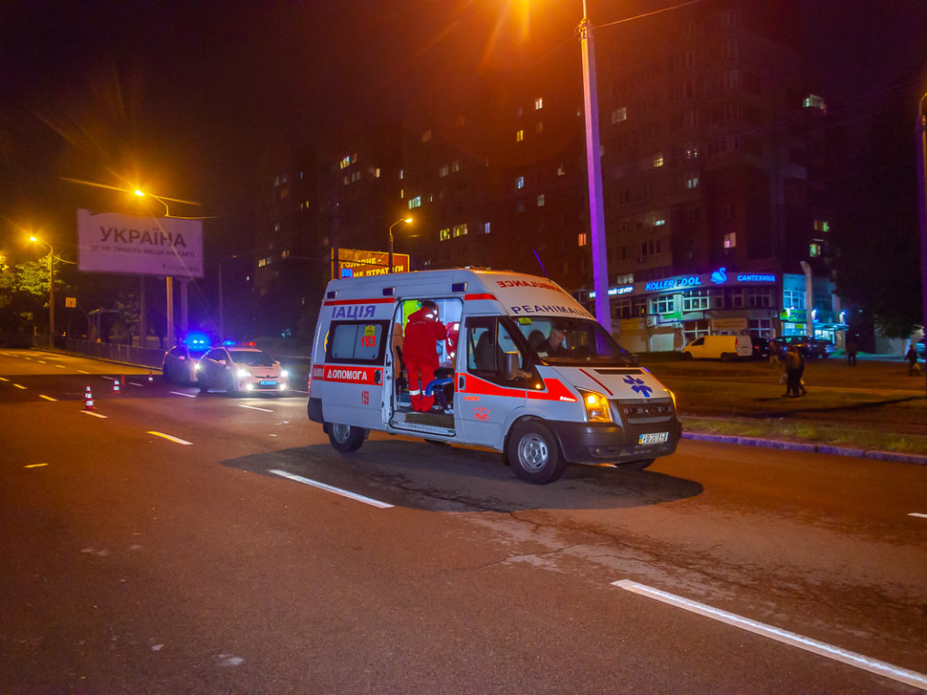 ВАЗ сбил пьяного пешехода-нарушителя в Днепре (ФОТО, ВИДЕО)