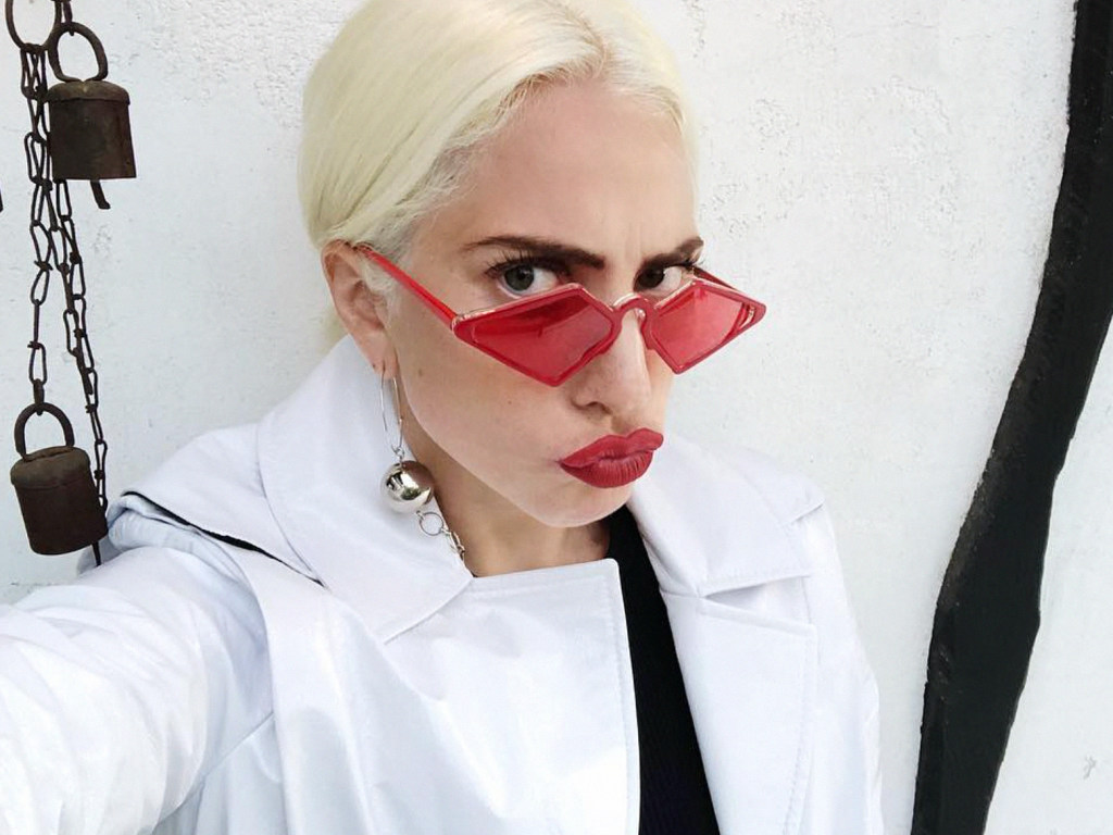Новая прическа: Эпатажная Леди Гага сменила имидж (ФОТО)