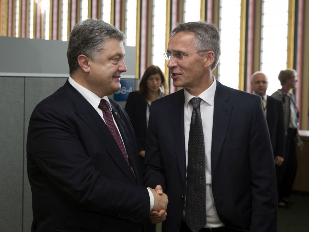 Порошенко встретился со главой НАТО