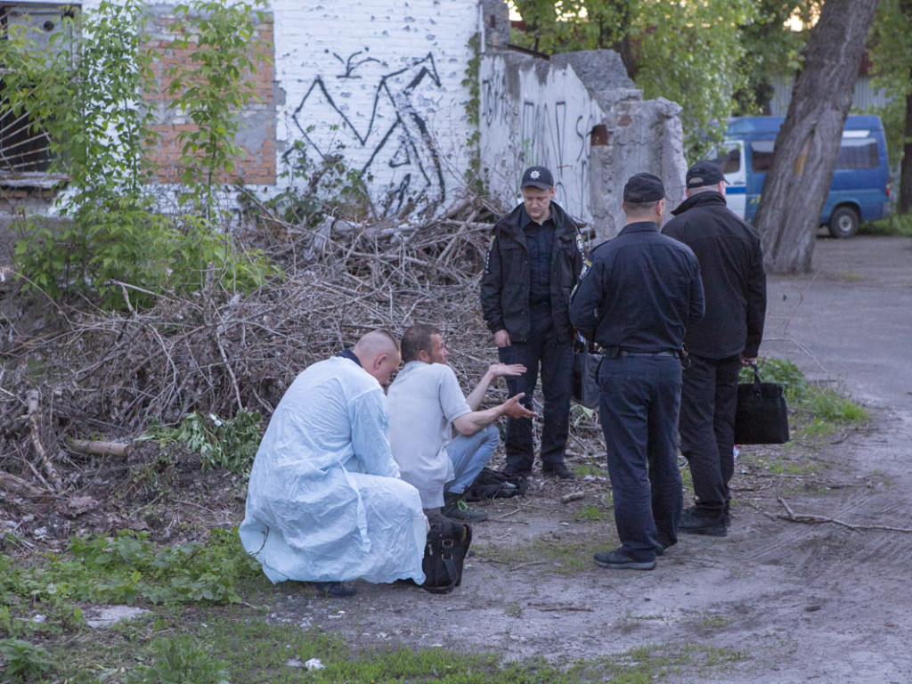 В Подольском районе Киева нашли гниющий труп мужчины (ФОТО)