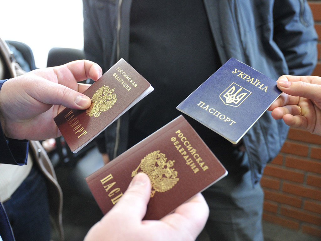Сейчас жители ОРДЛО с паспортами РФ не могут получить двойное гражданство &#8212; адвокат