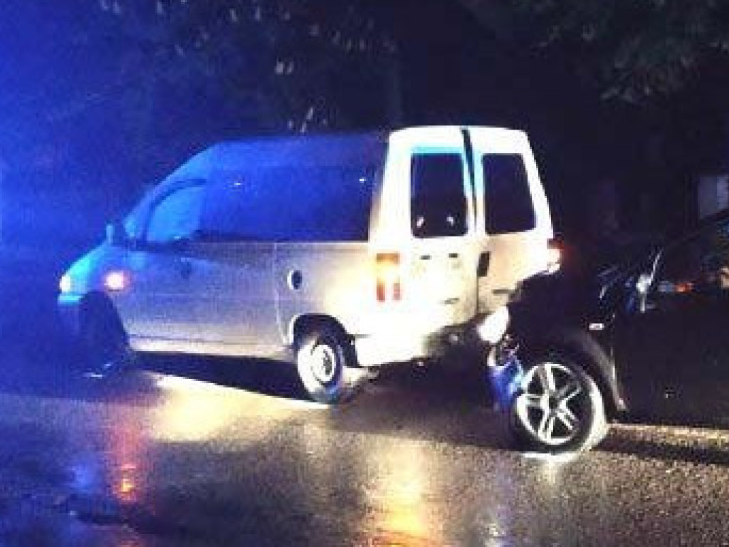 В Ровно из-за пьяного водителя произошло ДТП: пострадали пятеро американцев (ФОТО)