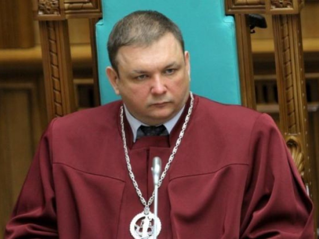 Шевчук заявил, что обратится в суд и правоохранительные органы в связи с «антиконституционным переворотом» в КСУ