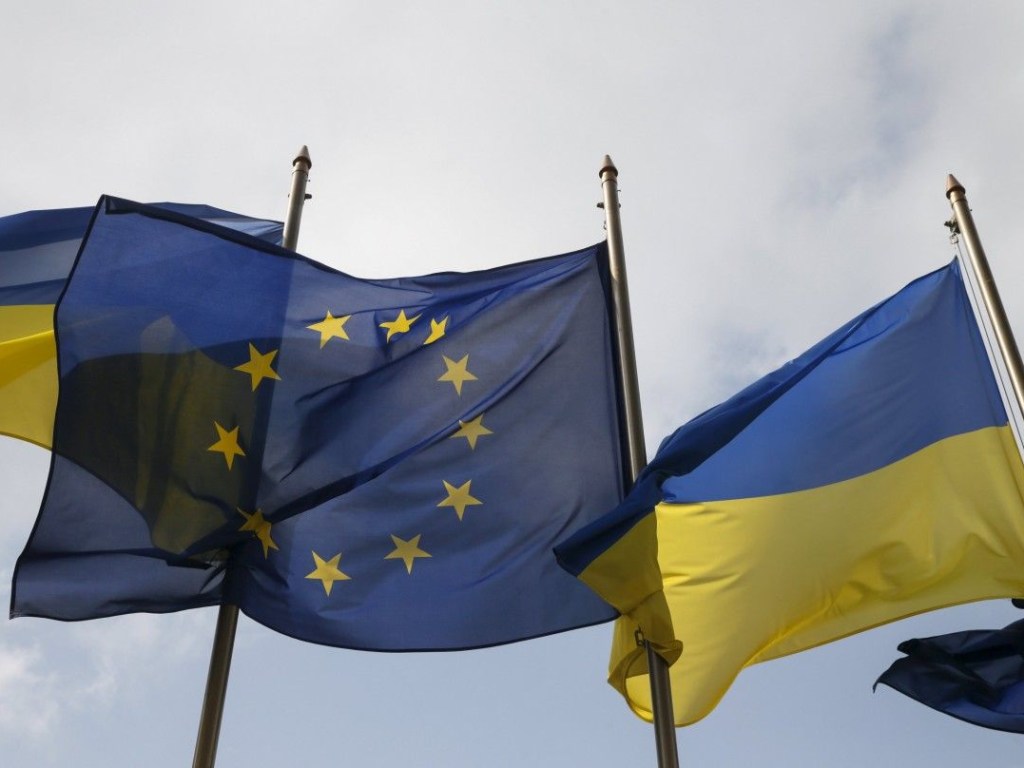 Власти Киева решили временно ограничить движения транспорта в центре города из-за дня Европы
