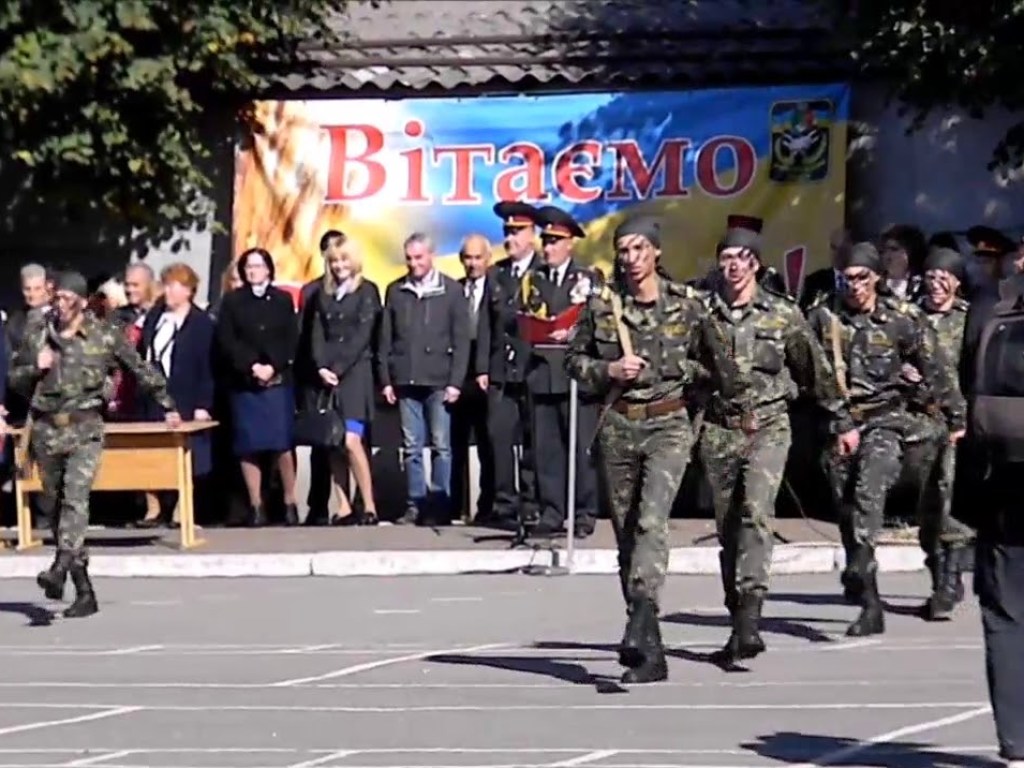 Украинским девушкам разрешили поступать в военные лицеи