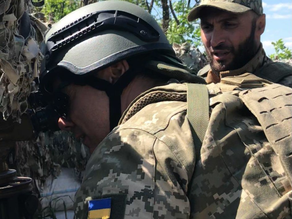 За сутки позиции ВСУ обстреляли 13 раз, один украинский боец погиб
