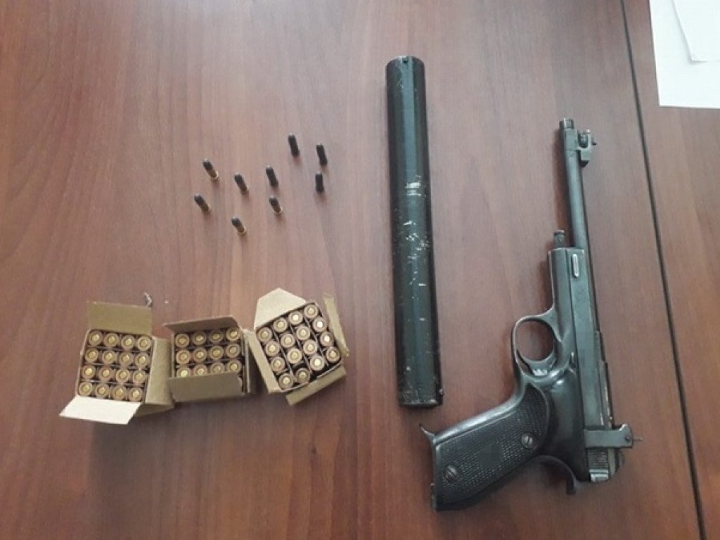 Сотрудники СБУ нашли у торговца оружием из Полтавы пистолет, из которого убили бизнесмена (ФОТО)