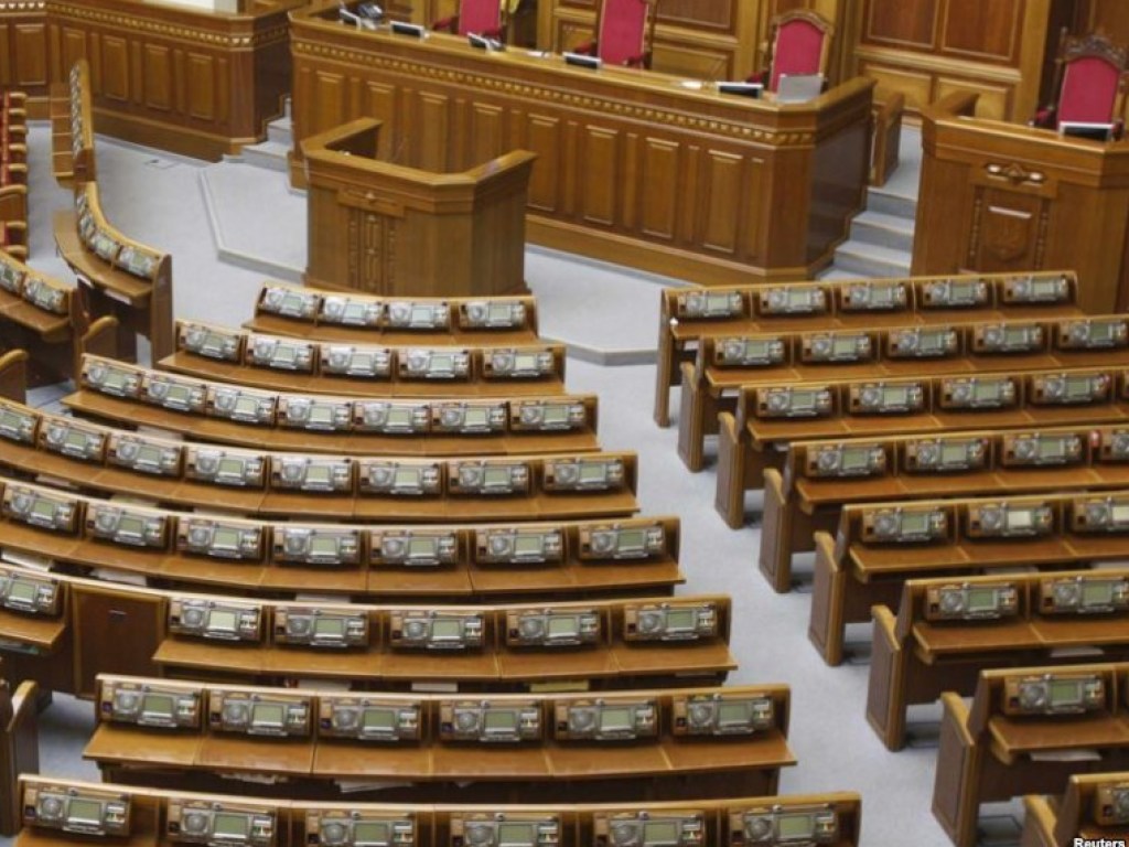 «Депутатам безразличны их избиратели»: в команде Зеленского прокомментировали распад коалиции