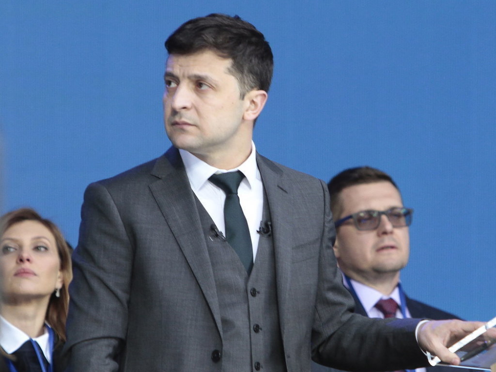 Анонс пресс- конференции: «Зеленский заявил о роспуске парламента: чего ждать летом?»