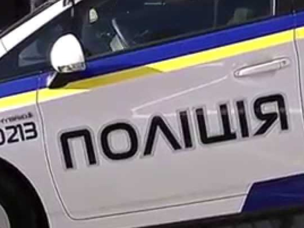 Полицейское авто влетело в опору моста в Ужгороде (ВИДЕО)