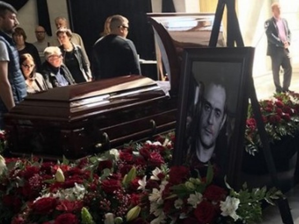 СМИ опубликовали фото с могилы Доренко