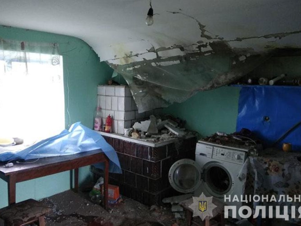 На Тернопольщине шаровая молния влетела в дом, где были 7 человек: прогремел взрыв (ФОТО)