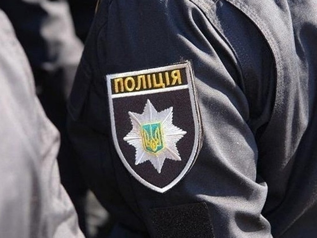 В гостинице в Черкасской области мужчину ограбили вооруженные злодеи в масках