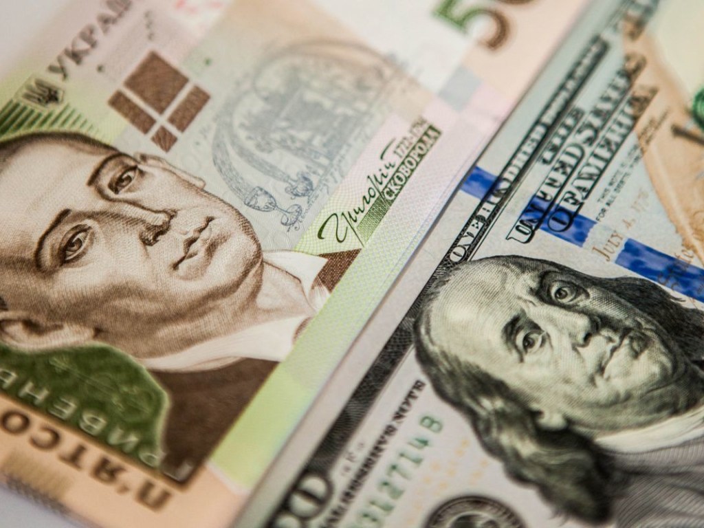 НБУ установил официальный курс на уровне 26,36 гривны за доллар