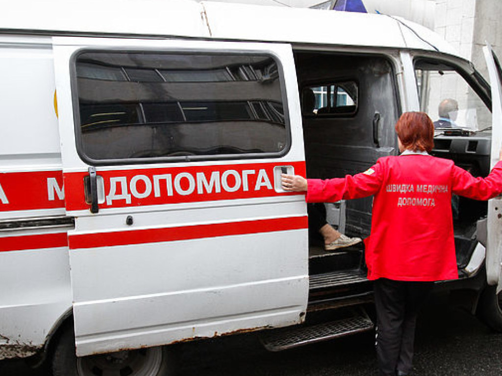 В Сети обсуждают поведение автохама, не пропускавшего «скорую помощь» в Киеве (ВИДЕО)