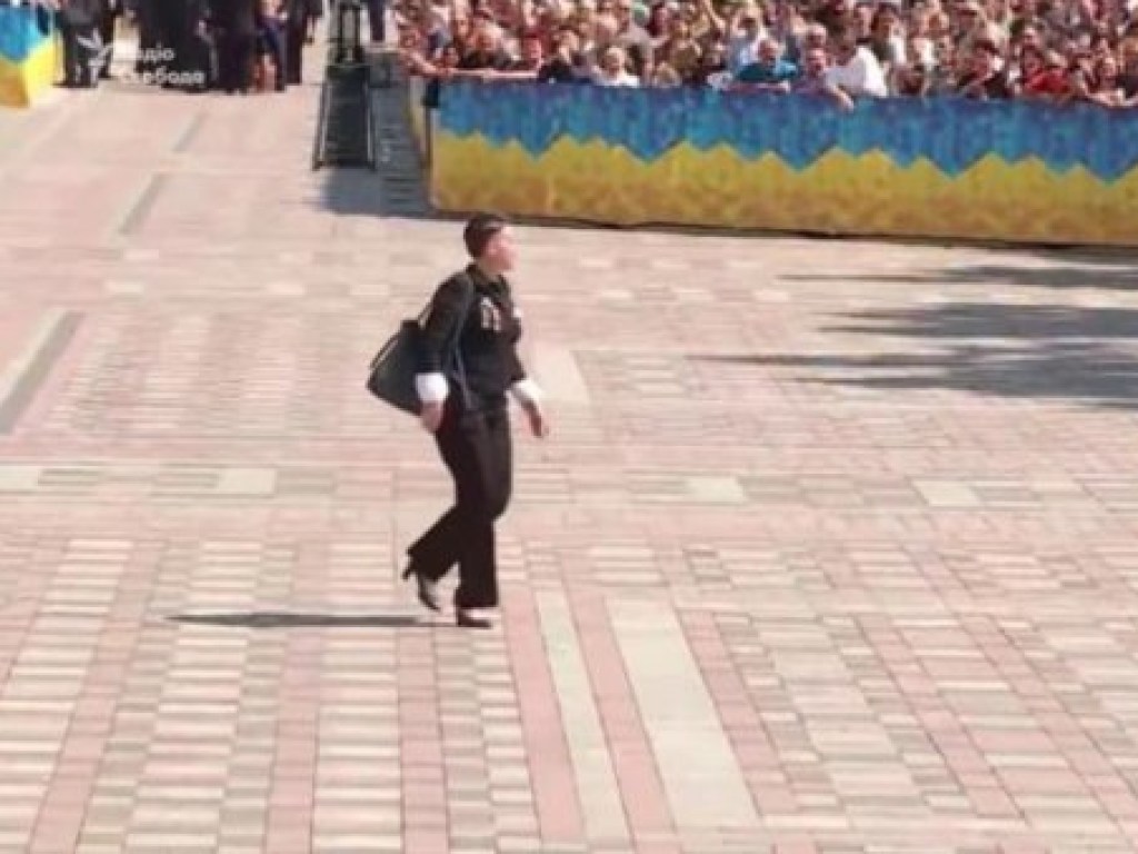 «Нарядилась ёлочка»: внешний вид Надежды Савченко стал объектом шуток (ФОТО)