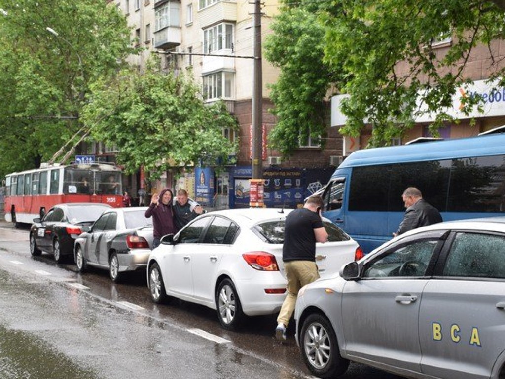 В центре Николаева столкнулись три автомобиля  (ФОТО)
