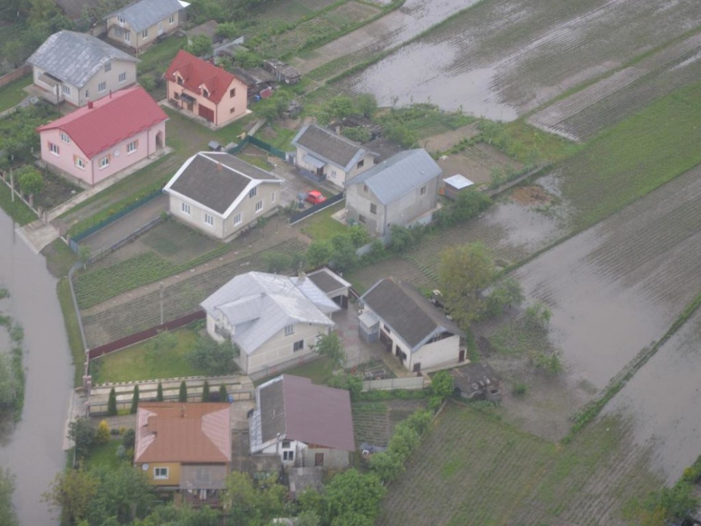 В сети появились кадры последствий затопления на Закарпатье (ВИДЕО)