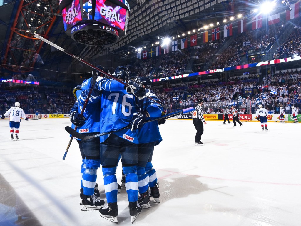 Триллер по-скандинавски: на ЧМ по хоккею сборная Финляндии в овертайме вырвала победу у Швеции