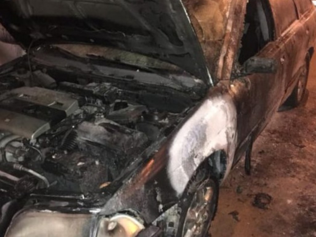 В центре Одессы сожгли автомобиль активиста (ФОТО)