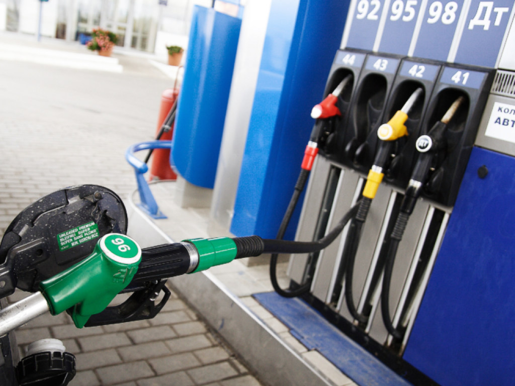 Эксперт спрогнозировал цены на автомобильное топливо