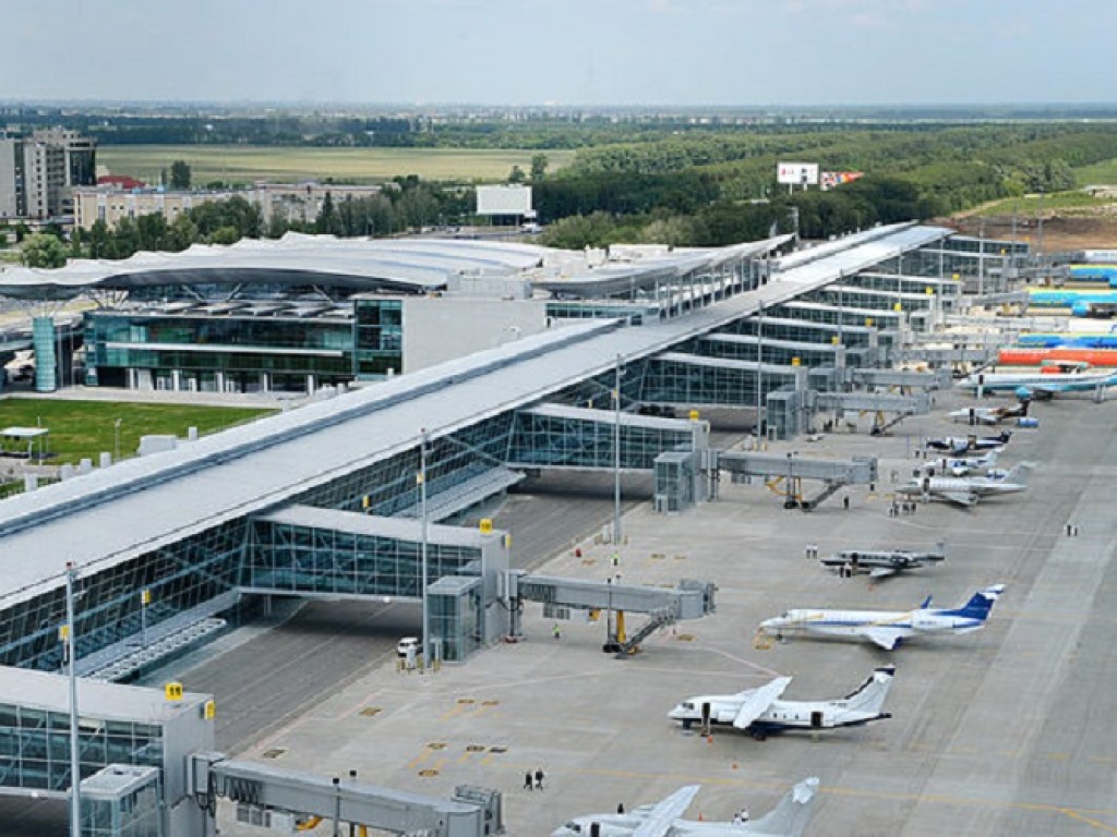 В связи с непогодой из аэропорта «Борисполь» временно перестали летать самолеты