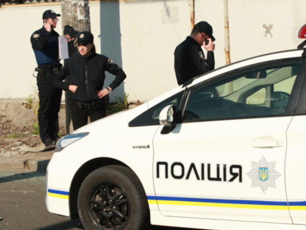 В Киеве неизвестный брызнул в лицо мужчине из газового баллончика и обокрал его (ФОТО)