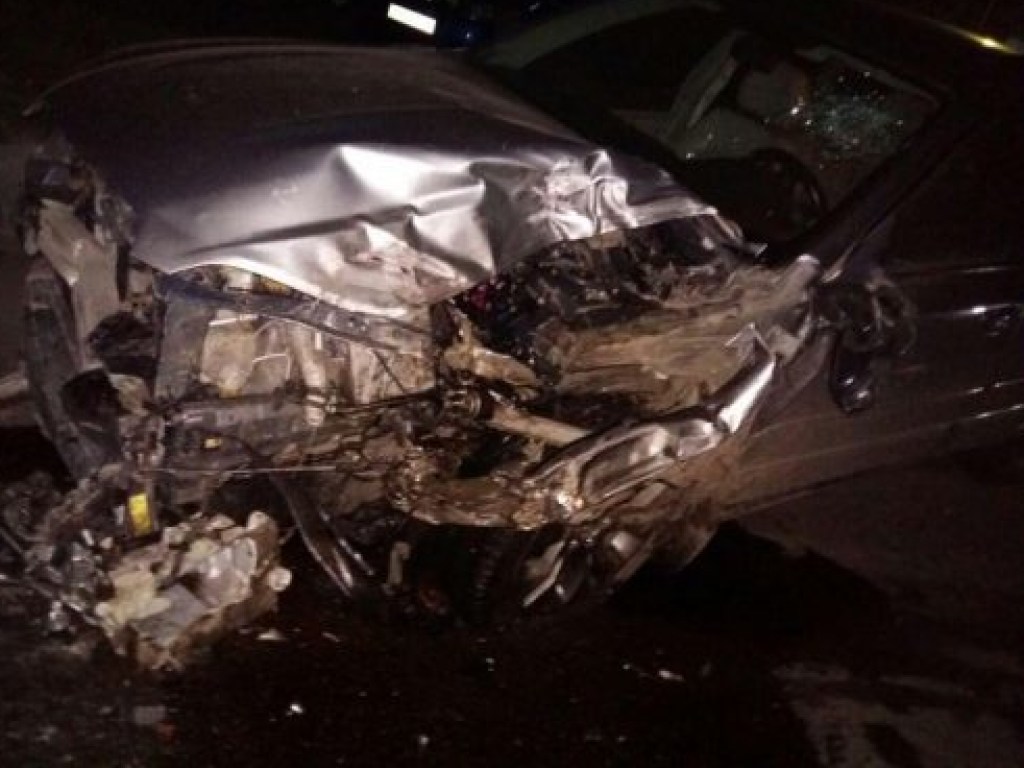 В Черкассах произошло тройное ДТП: Daewoo отбросило на обочину (ФОТО)