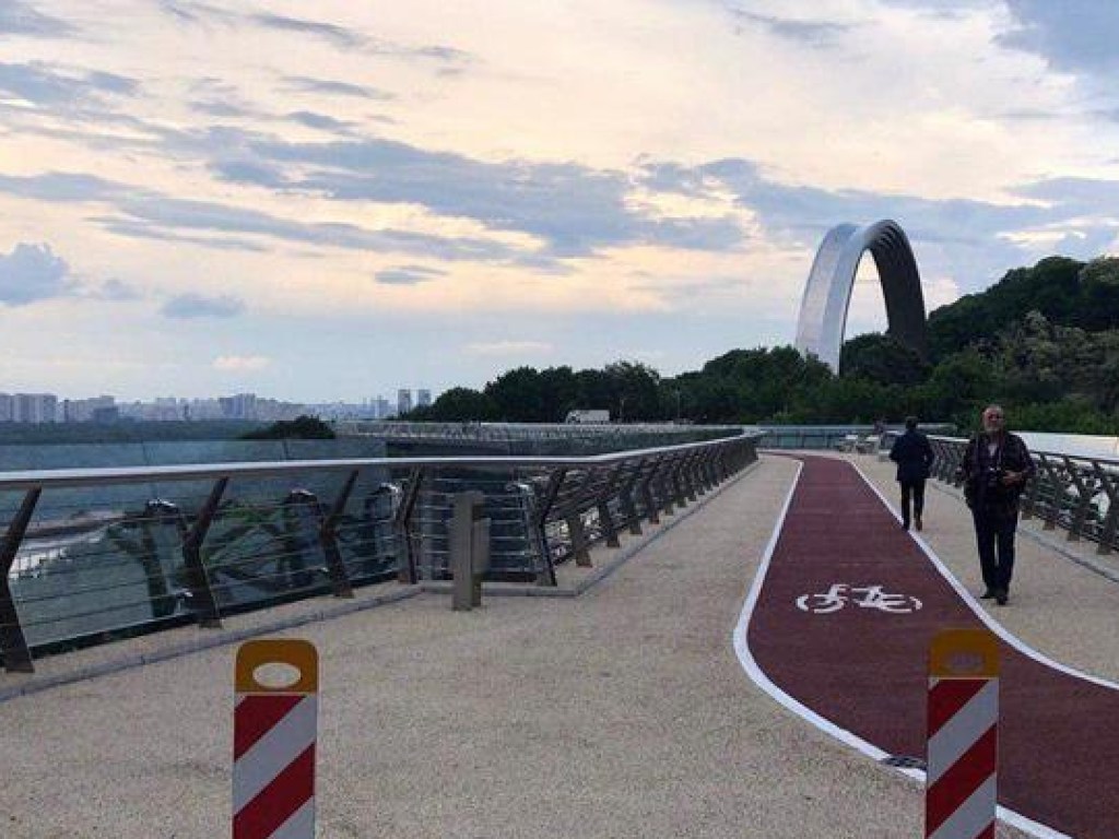 «Мост Кличко»  не отвечает строительным нормам – депутат