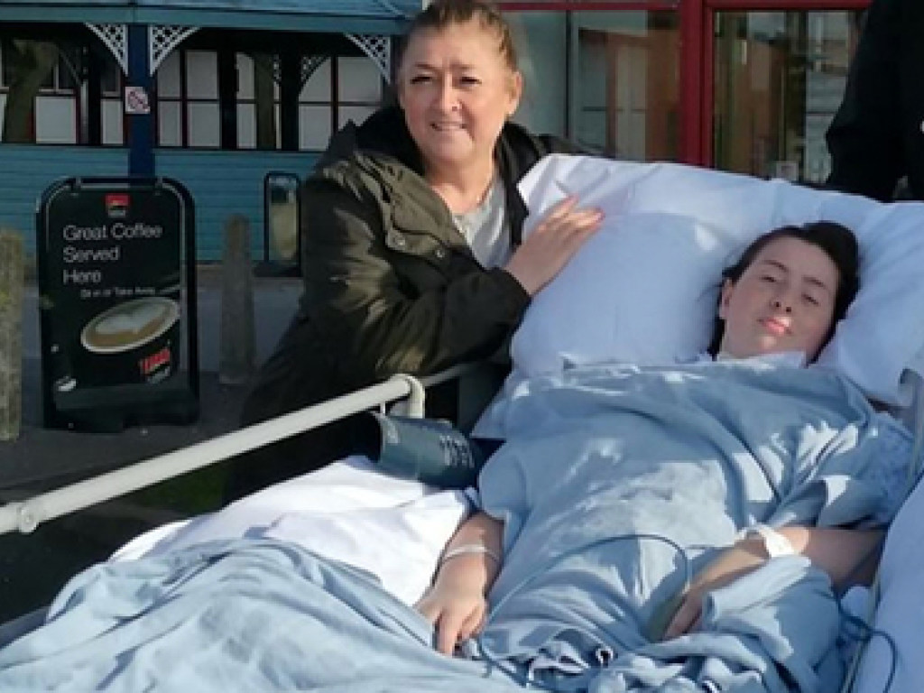 Жительница Шотландии преступно игнорировала «простуду» и оказалась прикованной к больничной койке
