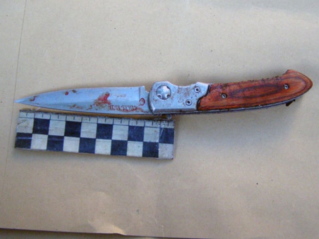 В Запорожье мужчину пьяный мужчина изрезал оппонента ножом