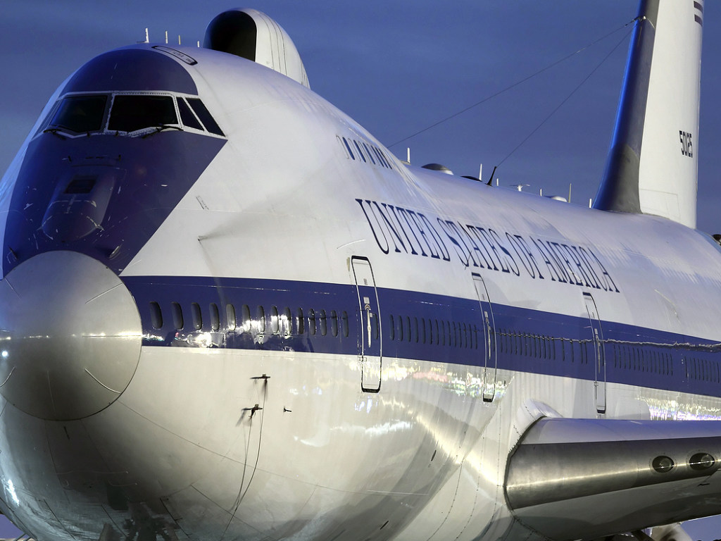 Журналисты показали самолет «судного дня» изнутри (ВИДЕО)