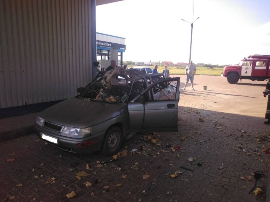 На АЗС в Сумской области произошел взрыв: у авто детонировало ГБО (ФОТО)