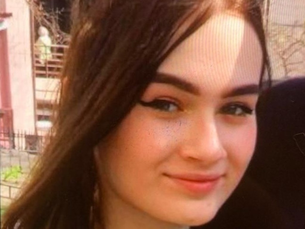 Ушла и не вернулась: в Киеве разыскивают 17-летняя девушка (ФОТО)