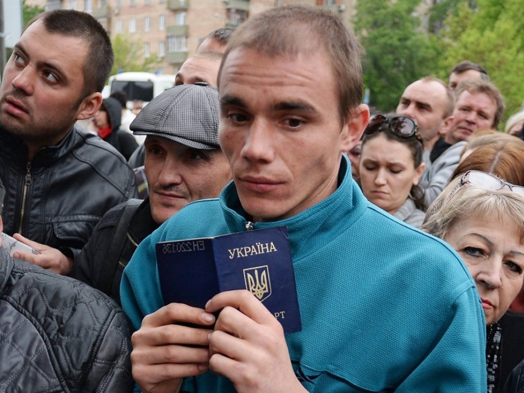 СМИ: Украинским заробитчанам угрожают в Польше